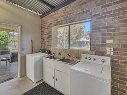 Beachside Apartment Overlooking Casey's Beach