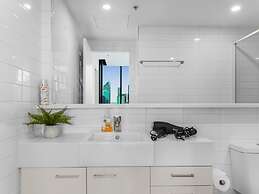 Stunning 2-bed Apartment With City Views