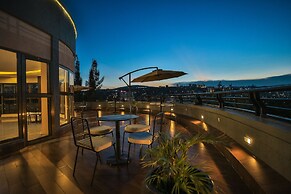 Homefree Hotel by signature