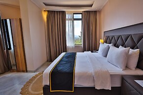 Homefree Hotel by signature
