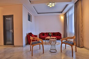Homefree Hotel by signature