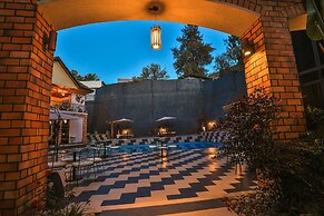 Homefree Hotel by signature