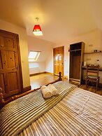 Tinnies Guest House