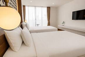 The Scenic Hotel