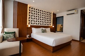The Scenic Hotel