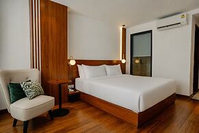 The Scenic Hotel