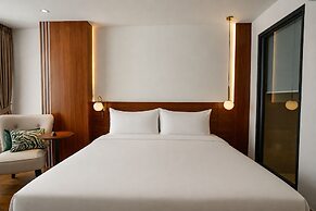 The Scenic Hotel