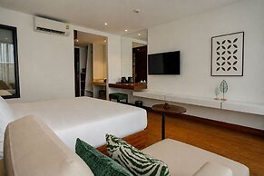 The Scenic Hotel