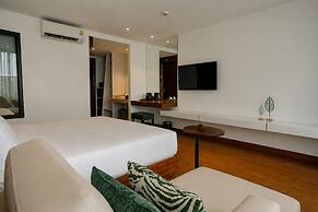 The Scenic Hotel