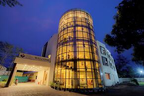 Hotel Saffron Suites