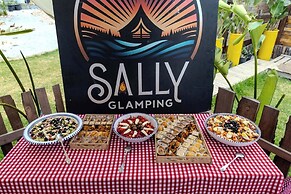 Sally Glamping