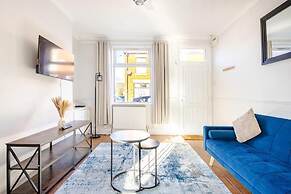 2 Bedroom House With Free Parking