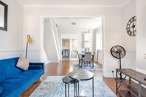 2 Bedroom House With Free Parking