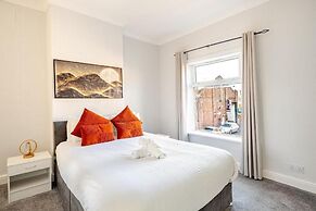 2 Bedroom House With Free Parking