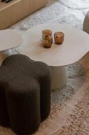 Nora - Elegant Seaview Escape With Balcony