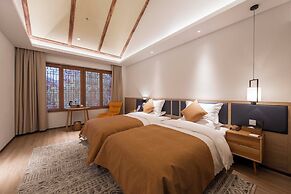 Nine Melodies View Courtyard Guesthouse