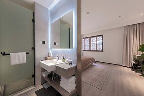 Nine Melodies View Courtyard Guesthouse