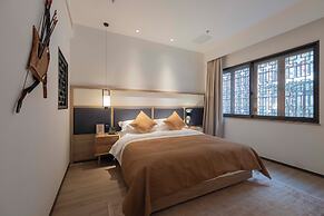 Nine Melodies View Courtyard Guesthouse