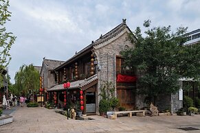 Nine Melodies View Courtyard Guesthouse