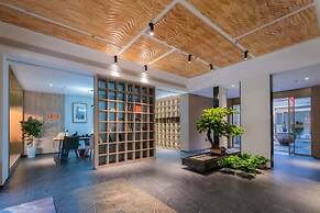 Nine Melodies View Courtyard Guesthouse