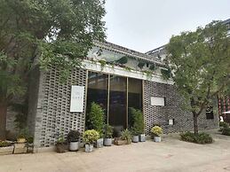 Nine Melodies View Courtyard Guesthouse