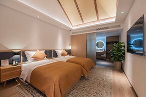 Nine Melodies View Courtyard Guesthouse