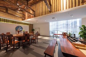 Nine Melodies View Courtyard Guesthouse
