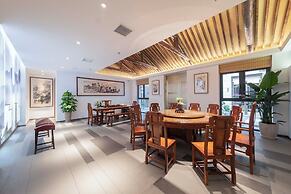 Nine Melodies View Courtyard Guesthouse