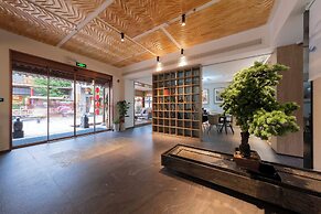 Nine Melodies View Courtyard Guesthouse