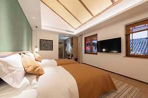 Nine Melodies View Courtyard Guesthouse