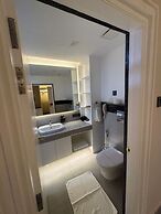 Divine OAK Stay