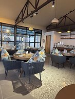 Divine OAK Stay