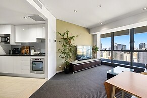 Central Brisbane Stay With Gym and Pool Access