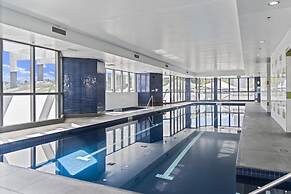 Central Brisbane Stay With Gym and Pool Access