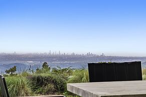 Scenic House With Private Yard & BBQ Area