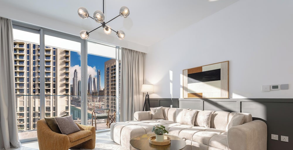 LUX The Beach Isle View Suite 2
