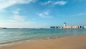 LUX The Beach Isle View Suite 2