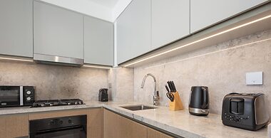 LUX The Beach Isle View Suite 2
