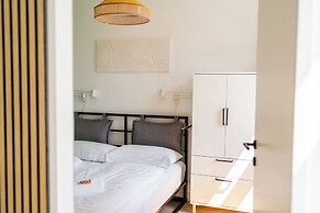 Bright Apartment Near Central Station