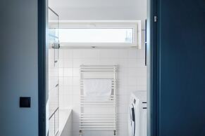 Bright Apartment Near Central Station