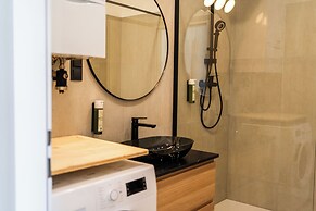 Bright Apartment Near Central Station