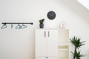 Bright Apartment Near Central Station