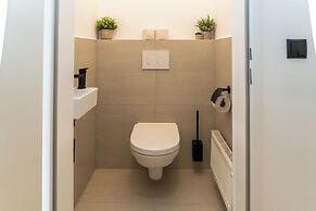 Bright Apartment Near Central Station