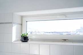 Bright Apartment Near Central Station