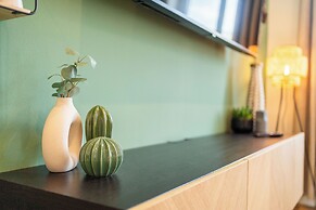 Bright Apartment Near Central Station