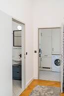 Bright Apartment Near Central Station