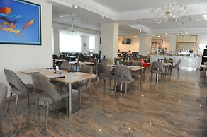 HOTEL  ALTIS