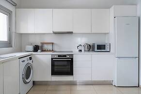 Classy 2BR Cafe Suite Strovolos