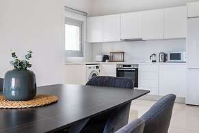 Classy 2BR Cafe Suite Strovolos
