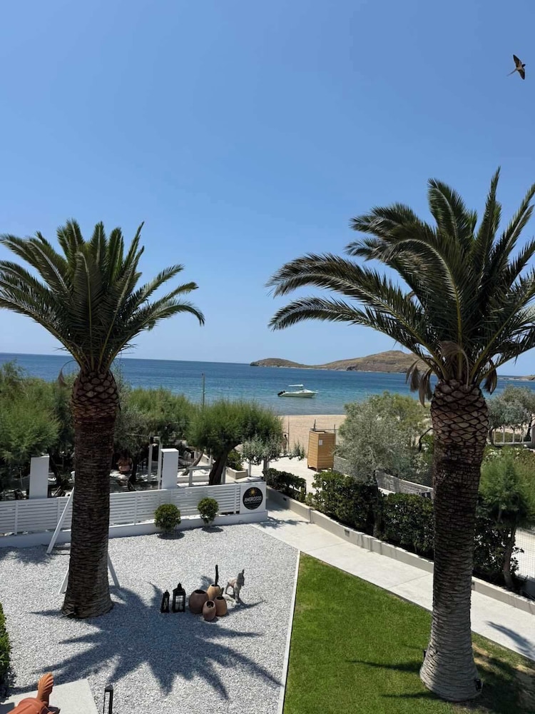 PLATY BEACH HOTEL
